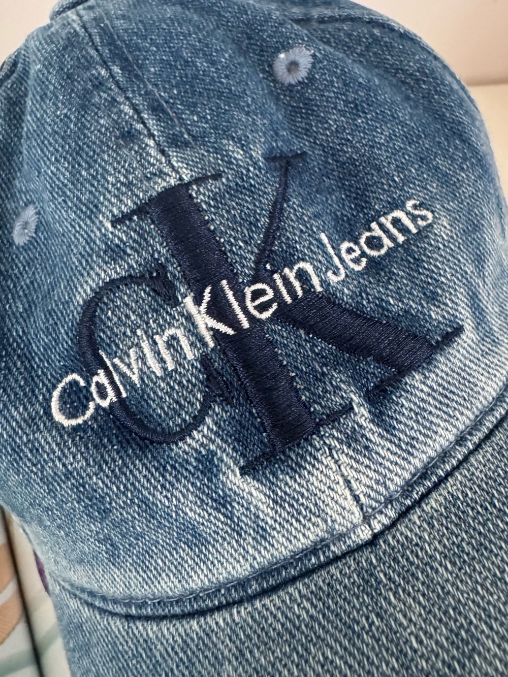Calvin Klein Jeans Washed Blue Denim Cap with Embroidered Logo - Picture 2 of 10